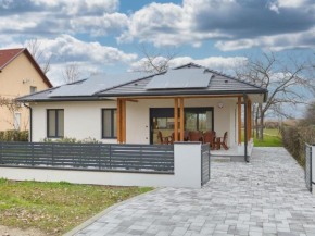 Holiday Home Daniel by Interhome, Balatonszárszó